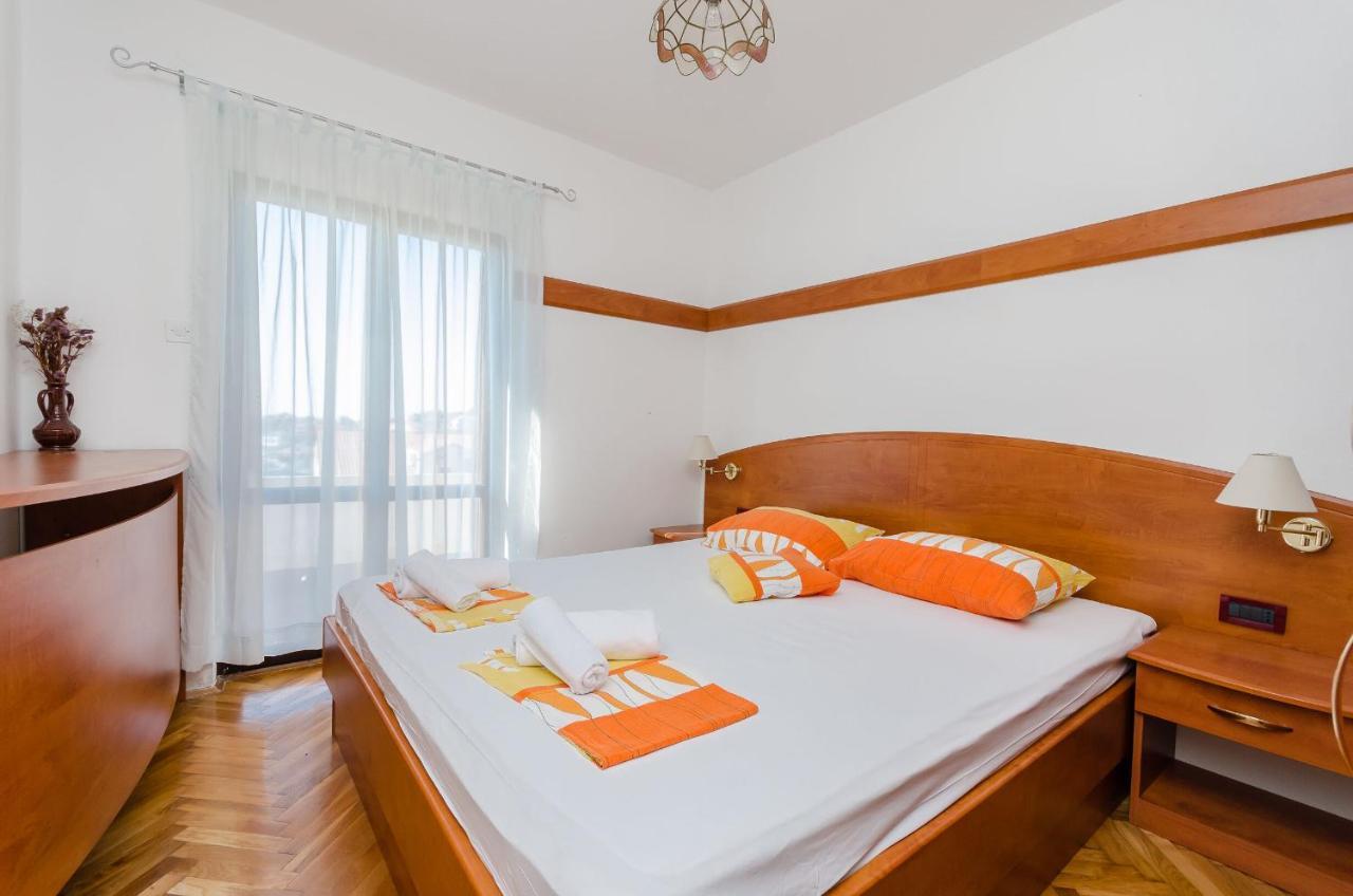 Apartments Zorka Kampor エクステリア 写真