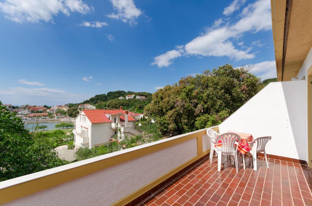 Apartments Zorka Kampor エクステリア 写真