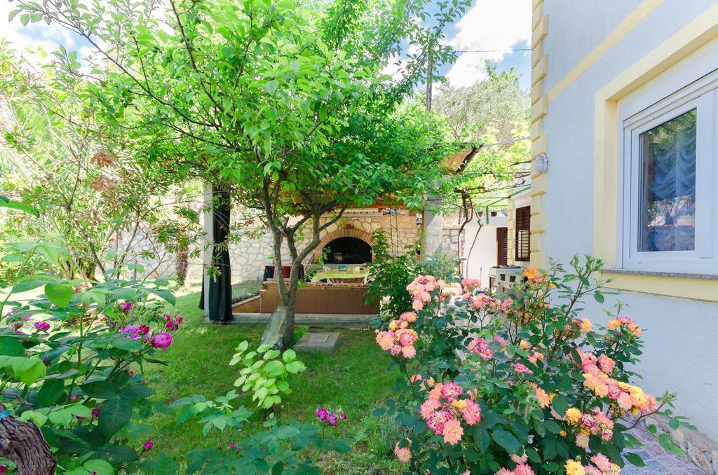 Apartments Zorka Kampor エクステリア 写真