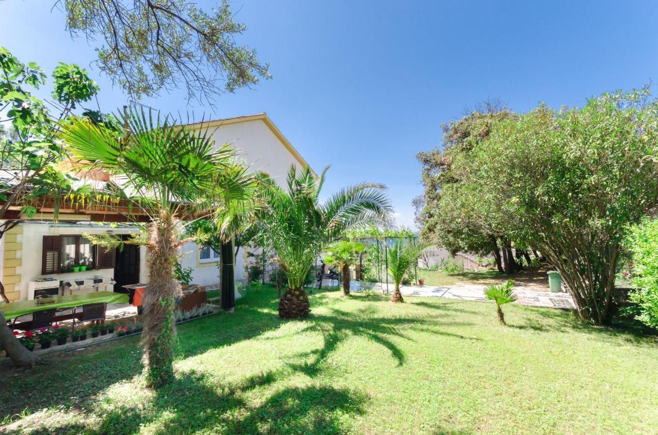 Apartments Zorka Kampor エクステリア 写真
